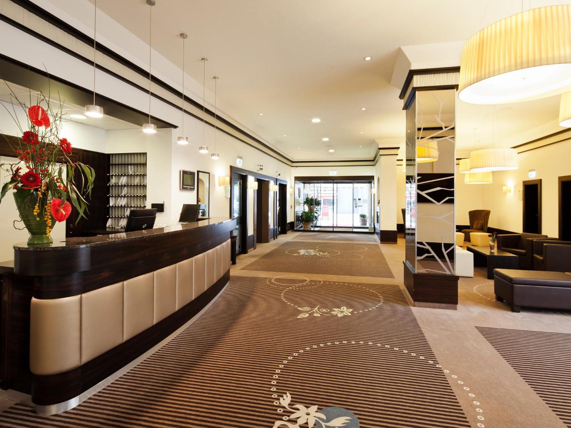 Zeller'S Quartier Hotel Königsbrunn Beltér fotó