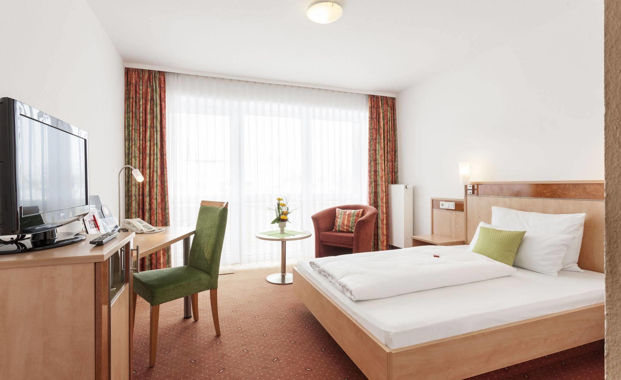 Zeller'S Quartier Hotel Königsbrunn Kültér fotó