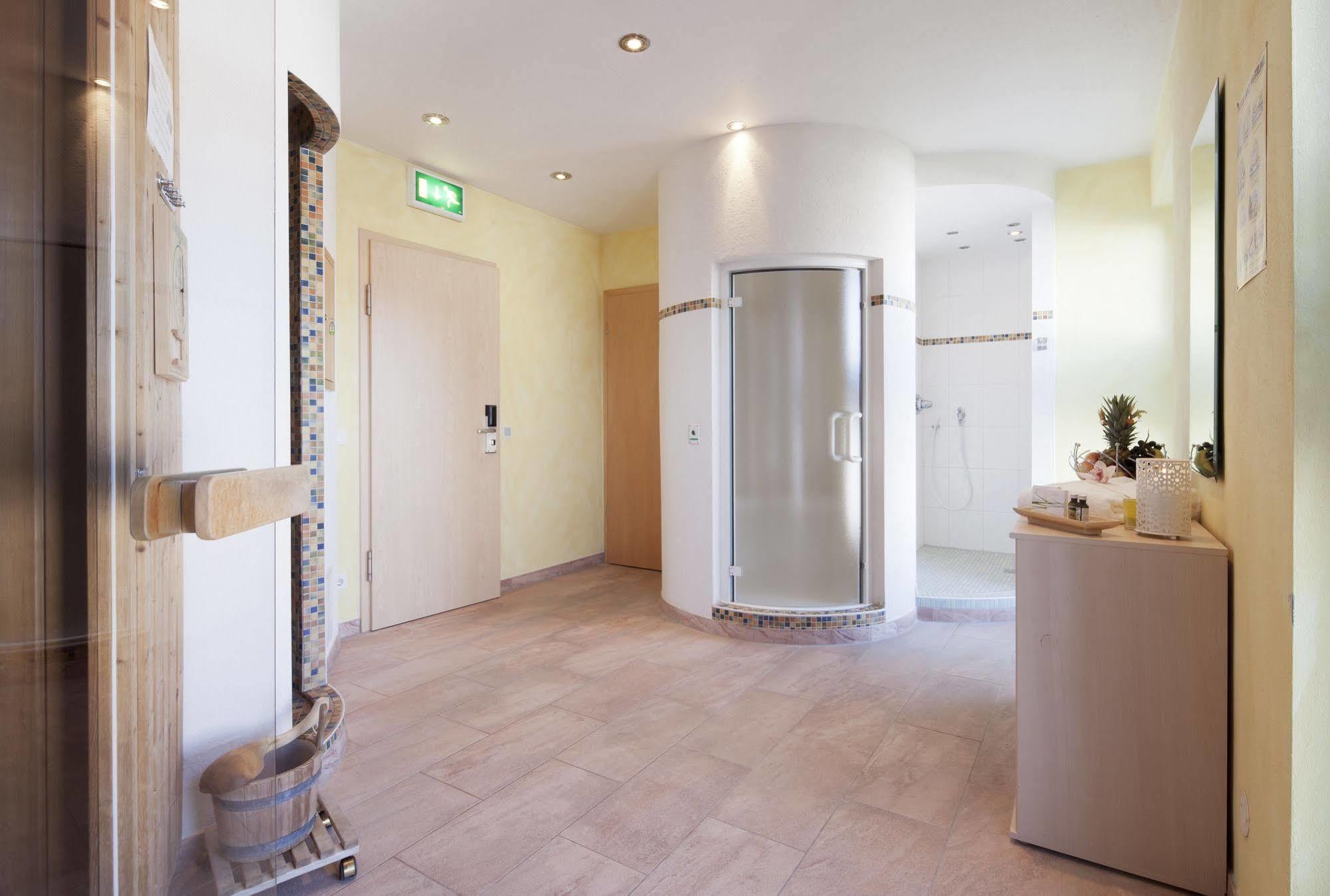 Zeller'S Quartier Hotel Königsbrunn Kültér fotó