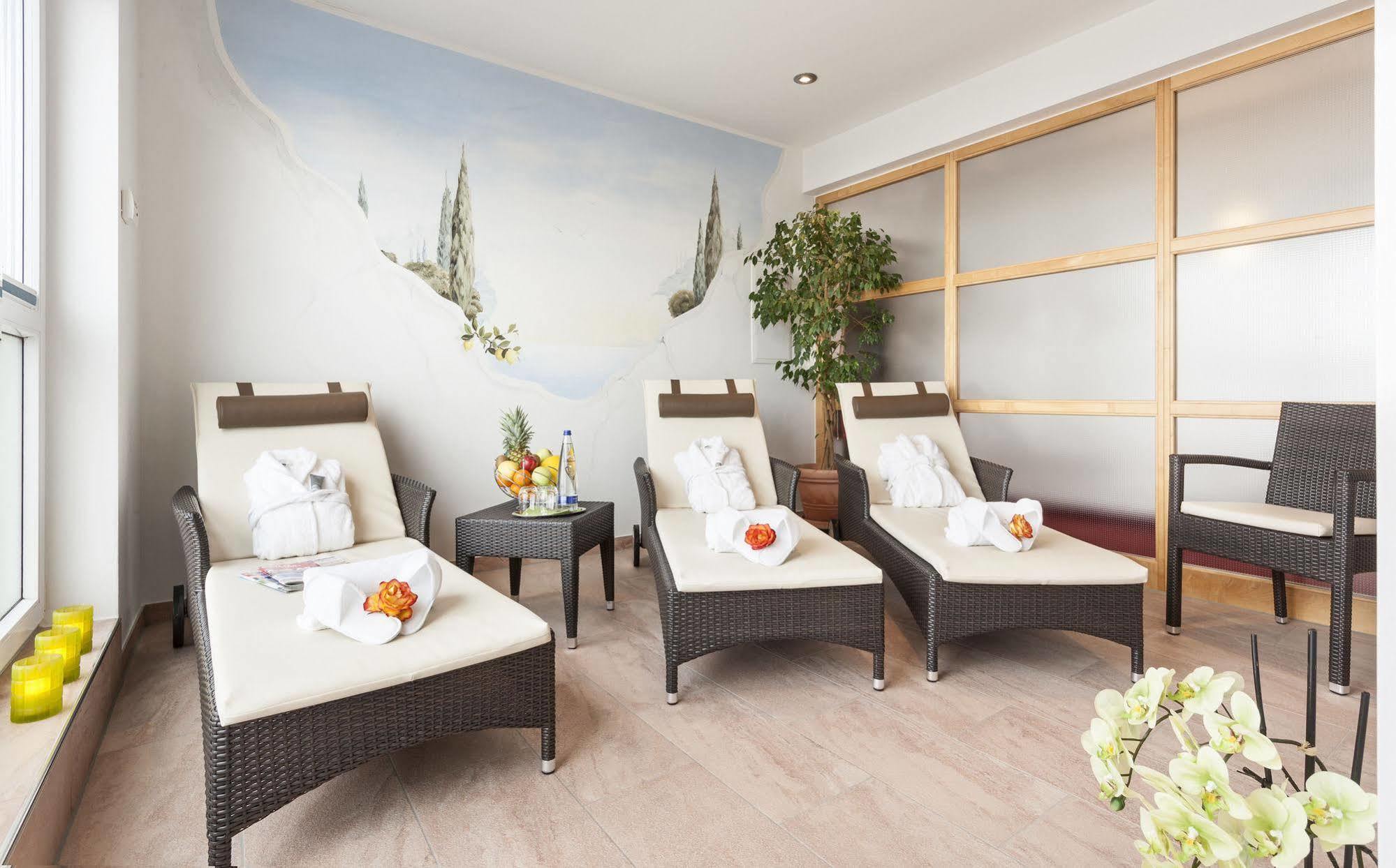 Zeller'S Quartier Hotel Königsbrunn Kültér fotó