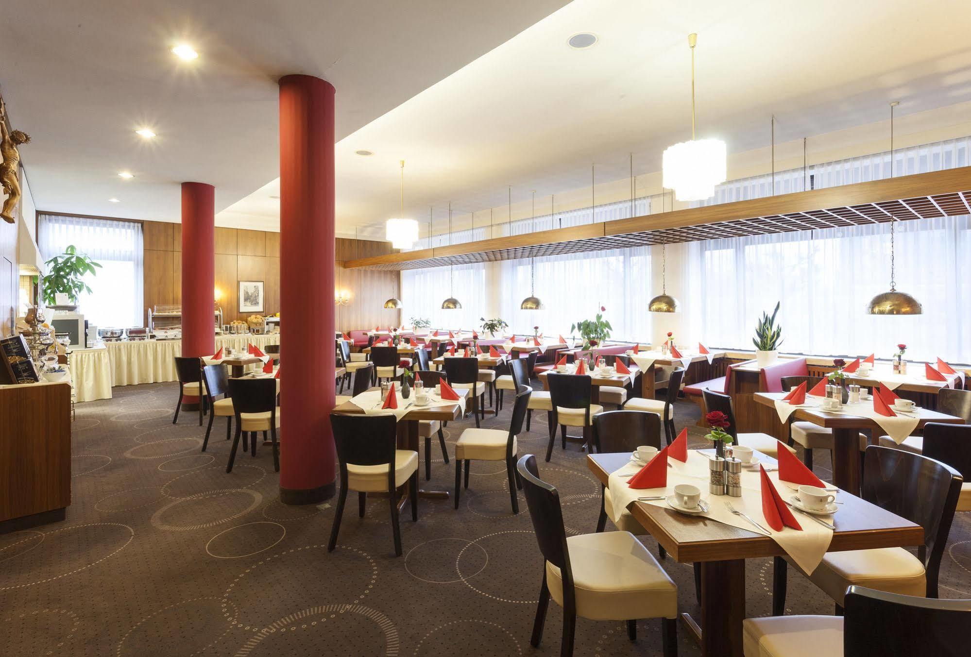Zeller'S Quartier Hotel Königsbrunn Kültér fotó
