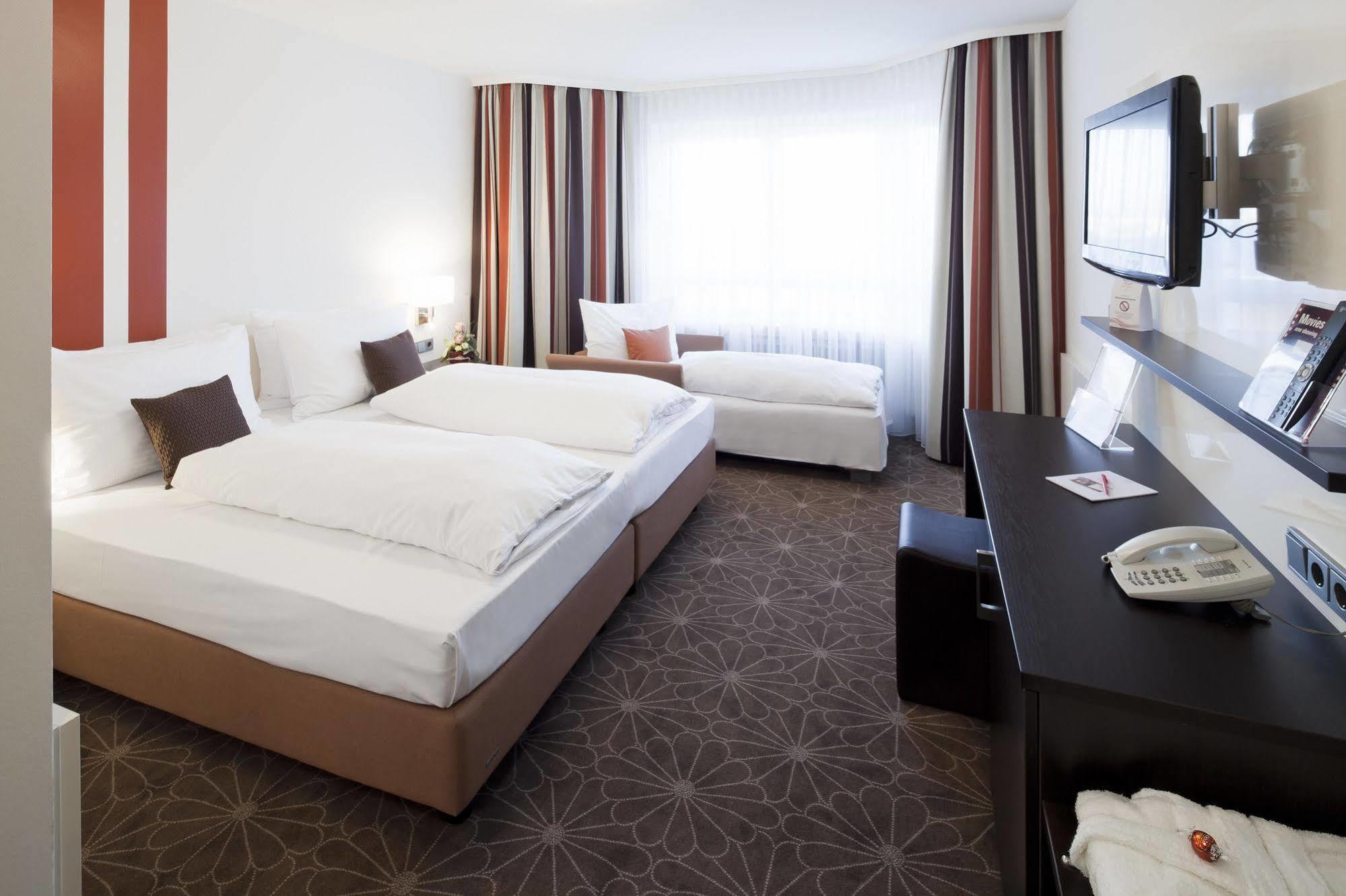 Zeller'S Quartier Hotel Königsbrunn Szoba fotó